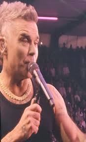 Our Star People Talent & Events Robbie Williams ( Tony As Robbie) proving  exceptionally popular as the opening headline act for Villamartin Plaza  Summer Entertainment 🤩🎉 not a surprise! He is the