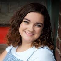 Emma Groves's Instagram, Twitter & Facebook