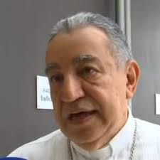 El arzobispo de Panamá, monseñor José Domingo Ulloa, entregó este martes  una carta enviada por el presidente José Raúl Mulino a los dirigentes  bananeros de Bocas del Toro en busca de solución