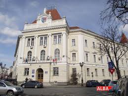 Tribunalul hunedoara si judecatoria deva. Secretara PrimÄriei Deva Èi SoÈul Acesteia RÄman In Arest Curtea De Apel Alba Iulia Le A Respins ContestaÈiile Alba24