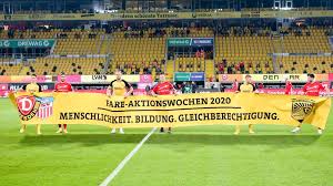224,583 likes · 9,537 talking about this · 8,456 were here. Fussball Bilder Vom Spiel Der Sg Dynamo Dresden Gegen Den Fsv Zwickau Sportbuzzer De