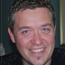 Justin Vickers's Instagram, Twitter & Facebook