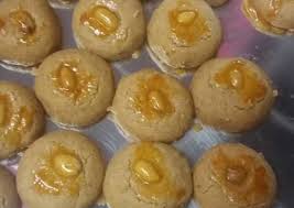 Masukkan sedikit adunan ke atas sudip atau acuan. Resepi Biskut Kacang Tradisional Pawtaste Com