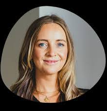 Katie Stow's Instagram, Twitter & Facebook