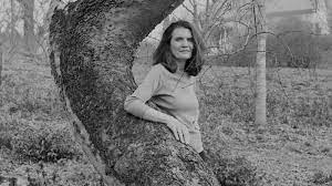 The Many Lives of Jeannette Walls - The New York Times