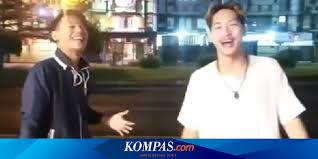 Hal tersebut terungkap dalam salah satu video di kanal youtube boy william yang. Mengenal Ferdian Paleka Youtuber Yang Viral Karena Prank Sembako Sampah Halaman All Kompas Com
