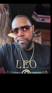 Wayne Holley's Instagram, Twitter & Facebook