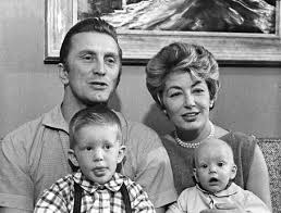 Para sempre ao seu lado hey, nós começamos como amigosamigos se transformaram em amantesvocê se. Anne Buydens Douglas And Kirk Douglas Famousfix Com Post