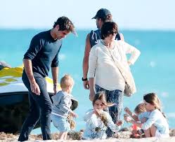 Roger federer says he knew his wimbledon title was real when his kids greeted him on centre court. Roger Federer S Family Can Play All Forms Of Tennis Here S How Tamil News Indiaglitz Com