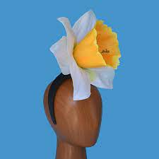 Large White Or Yellow Daffodil Headdress Fascinator Hat Fab Hatters Floral Fascinators Yellow Daffodils Daffodils
