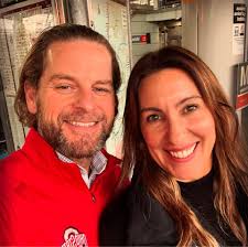 This is an excellent and beautiful oversized wicker chair. In great  condition. Comes with the cushion insert which is still in great condition.  Standard size cushion cover can be bought easily. I