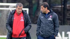 29 haziran 1966, konya), türk eski millî futbolcu, teknik direktör. Senol Gunes Ve Unal Karaman In Duygusal Bulusmasi