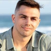 Riley Oneal's Instagram, Twitter & Facebook