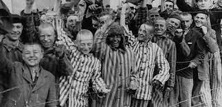 In de tweede wereldoorlog werden bepaalde mensen bedreigd. Oprichting Kamp Dachau Het Eerste Concentratiekamp In Duitsland Isgeschiedenis