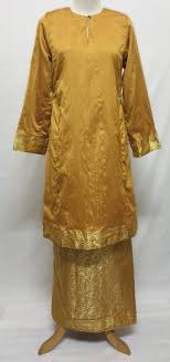 Warna dan ukuran sangat penting untuk dipikirkan. 30 Ide Baju Kurung Warna Gold Lamaz Morradean