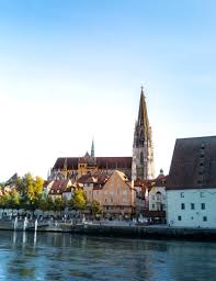 Er führt in 14 etappen auf den spuren der reichen geschichte und anregenden gegenwart durch die flusslandschaft wachau. Auf Den Spuren Der Romer Entlang Der Donau Von Regensburg Nach Enns