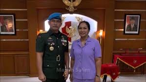 Luhut panjaitan yang mengawali kariernya sebagai tentara, pengusaha, dan sekarang menjadi menteri. Ini Potret Paulina Panjaitan Istri Mayjen Maruli Simanjuntak Juga Putri Menko Luhut Merdeka Com