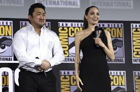 Angelina jolie interpretará thena, uma heroína conhecida pela força, velocidade e resistência. Os Eternos Marvel Divulga Data De Lancamento E Elenco Com Angelina Jolie Na Comic Con Cinema G1