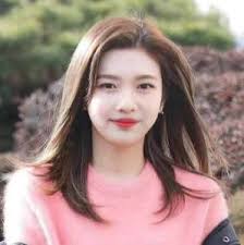 When we look at stages or photos of red velvet, they seem quite tall or at least of an average height of 163 cm, 5.3 ft. Joy Singer Birthday Real Name Age Weight Height Family Contact Details Boyfriend S Bio More Notednames