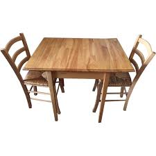 small dining table w/ 2 chairs aptdeco