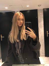 pin by niki on idei dlya foto v zerkale in 2020 brunette balayage hair platinum blonde hair blonde hair color