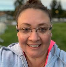 What are must-try experiences at Disneyland?