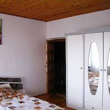 Pensiunea are loc de joacă pentru copii. Pensiunea Casa Lorena SÄƒrata Monteoru Revngo Com