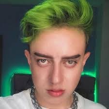 Ever Perez's Instagram, Twitter & Facebook