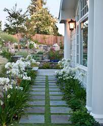 Small pebbles can be arranged in any fashion you like, to create a curved walkway. 75 Beautiful Walkway Pictures Ideas July 2021 Houzz
