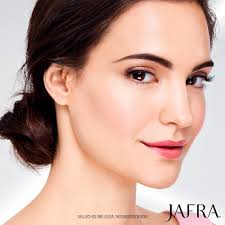 Nuestra línea Luna Bright y su innovadora fórmula con Royal Jelly RJx te  ayudará a disminuir la aparición de finas líneas de expresión, lucir una  piel más luminosa y con menos manchas.