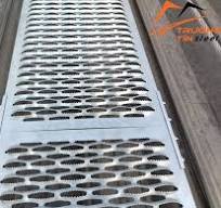 ZAM Steel Solar Walkway – Trường Tín Steel – Sàn thao tác