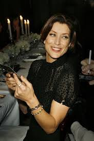 Walsh appears at the top of episode 5 when her character, a mysterious woman dressed to the nines amidst the wreckage and you may remember her from her recurring role on the drew carey show in the late '90s where she played nicki, one of drew's serious girlfriends. Kate Walsh Succeeds After Age 35 Achieving Success At An Older Age