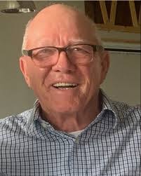 Kris Esser's Instagram, Twitter & Facebook