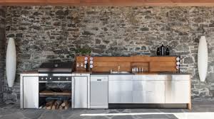 Cette conception en bois aux lignes et forme très modernes réalisé par wood conception ! Quand La Cuisine Se Met A L Heure D Ete Mon Jardin D Idees Mon Jardin D Idees Par Villaverde