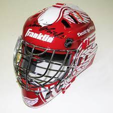 Dominik hasek started wearing a warwick mask when traded to detroit in 2002 and the first year out won the stanley cup and continues to wear warwick. Dominik Hasek Signed Detroit Red Wings Full Size Goalie Mask Nhl Auctions