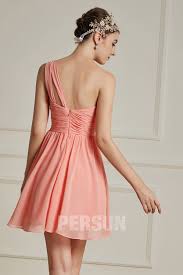 Parce que le corail est une couleur rafraîchissante qui nous met de bonne humeur et nous donne bonne mine en un quelles chaussures mettre avec ma robe corail ? Petite Robe Corail Pour Cocktail Mariage Bustier Asymetrique Plissee Jmrouge Fr