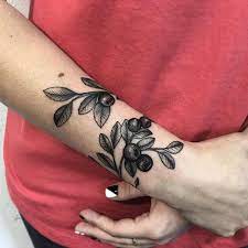 Tattoo Artist Vlada Shevchenko Kiev V Shevchenkottt The Tattooed Ukraine Tattooed Tattoos Uk Flower Wrist Tattoos Sleeve Tattoos Tattoos For Women
