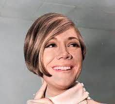 Lynne Cantrell's Instagram, Twitter & Facebook