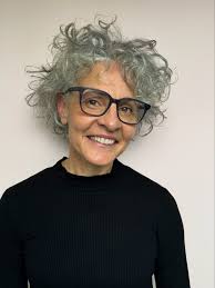 A dry snip to shape up a curly shag and a quick shoot with BB 😘 .  #drycutting #curlycut #curlyshag #curlyhairspecialist #shaghaircut #delilah  #intentionaltizz