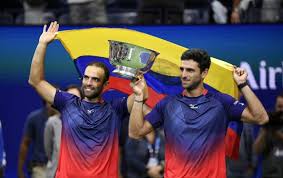 Starte in die neue saison mit asos. Monumental Cabal Y Farah Campeones Del Us Open