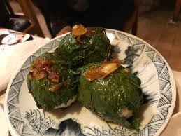 エゴマの葉のおにぎり 肉と海のtちゃま倶楽部