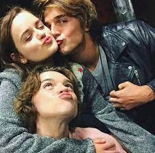 Fondos de pantalla parejas consigue aquí wall papers de el. El Stand De Los Besos Cabina De Besos Parejas De Peliculas Besos