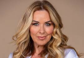 Lindsay Shookus of SNL shocked everyone by revealing she once saw Henry  Zebrowski "in the buff," leaving her stunned: "I couldn't unsee it…"