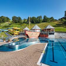 Erlebnisbad Kapt N Hook Infrastruktur In Saalbach Hinterglemm Erlebnisbad Reisen Wohnwagenurlaub