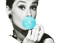 Audrey hepburn teal bubble gum printable poster black and | etsy. Audrey Hepburn Blau Bubblegum Kaugummi Canvas Wandbild Kunstdruck Bild Alle Grossen Ebay