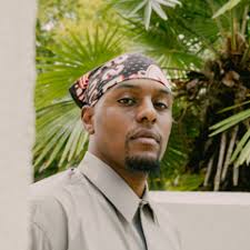 Stream RUNNINGOUTOFLINES music