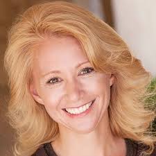 Heidi Thompson's Instagram, Twitter & Facebook