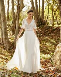 Robe pour mariage boheme chic. Mariage Hippie Chic 20 Robes Pour Jouer Les Mariees Bohemes En 2021
