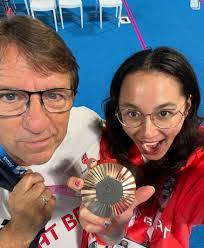 Lisa Buckmaster's Instagram, Twitter & Facebook