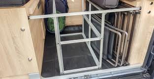 Der vorteil ist ein perfekt auf die eigenen bedürfnisse angepasstes regal. Ein Regal Fur Die Heckgarage Vom Auszeitenbus